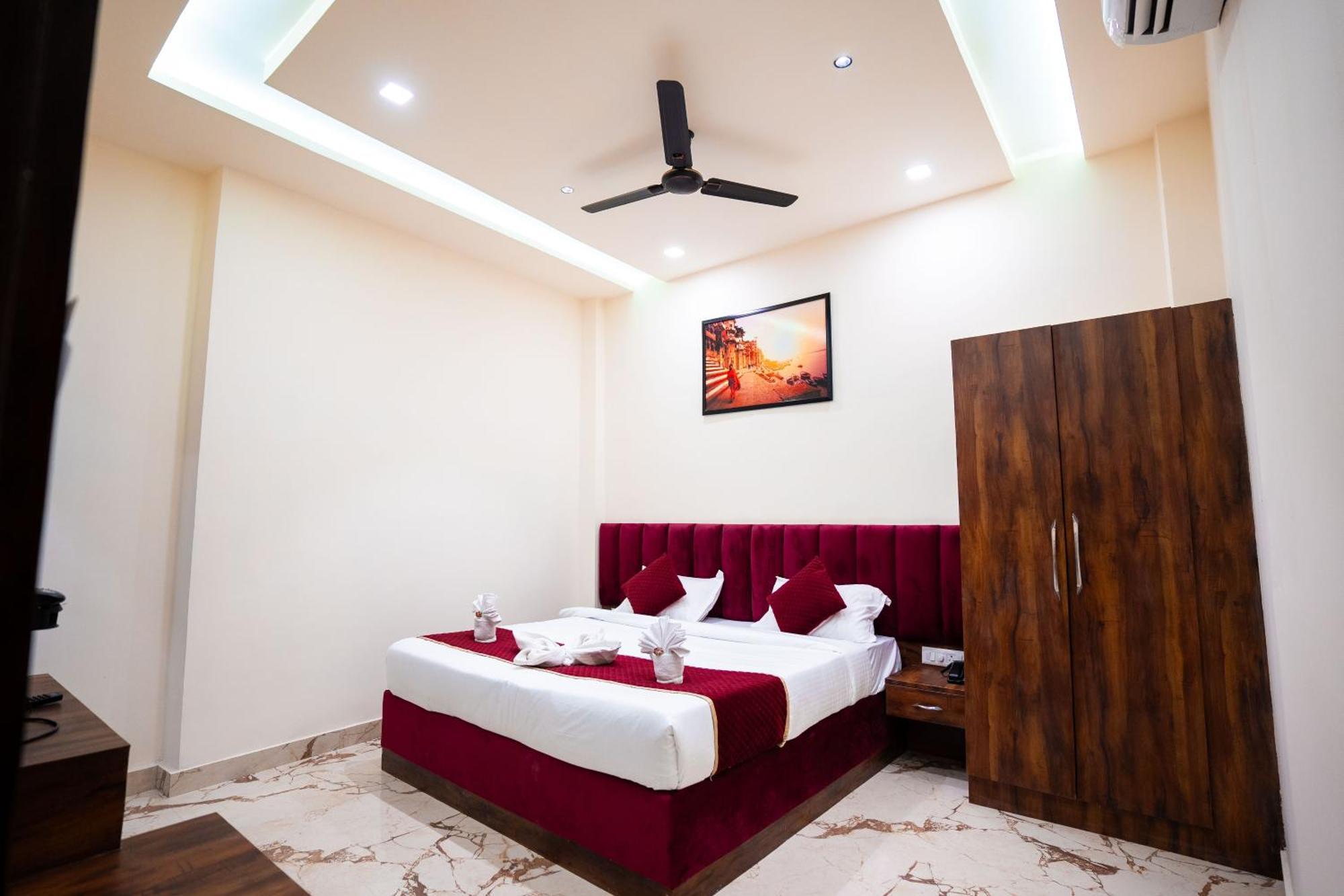Jsr Kedar Hotel Varanasi