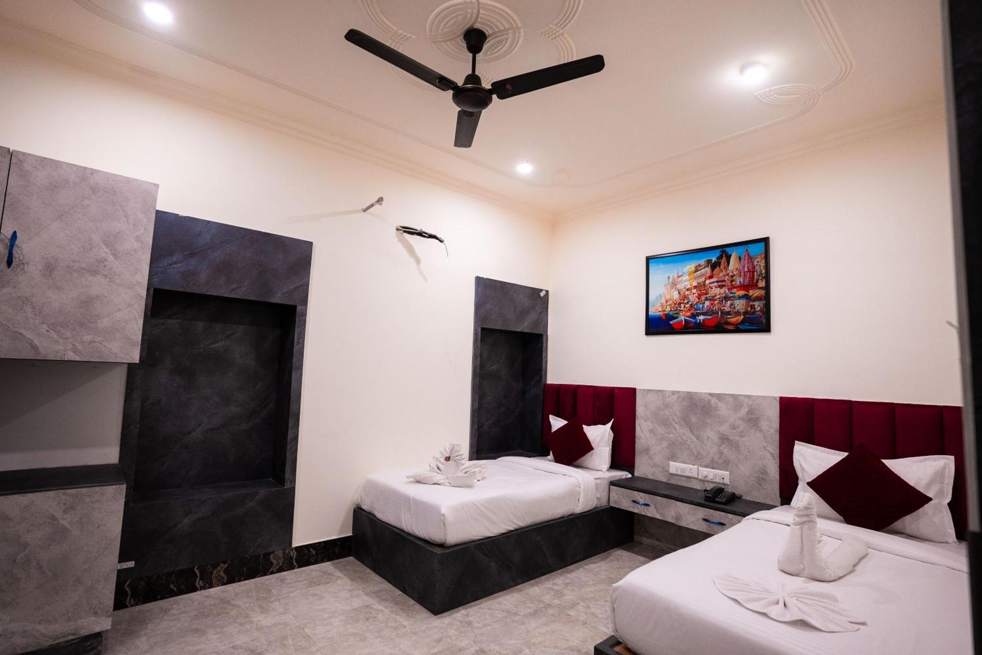Hotel Jsr Kedar Varanasi