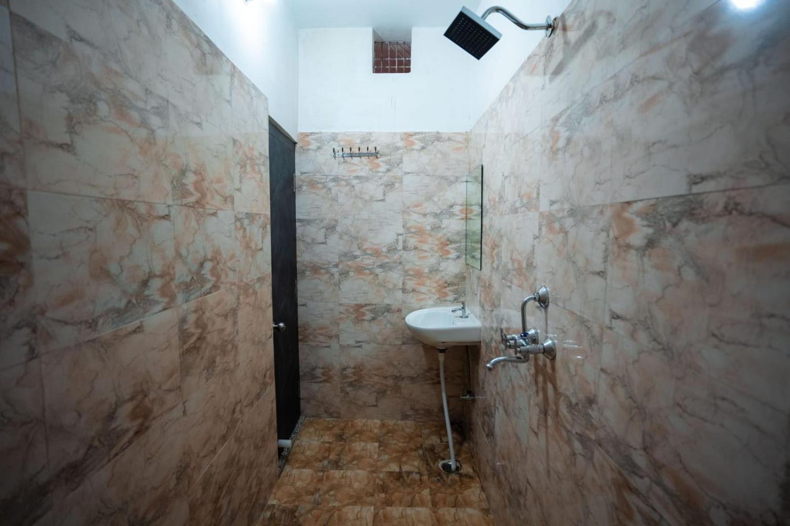 Hotel Jsr Kedar Varanasi